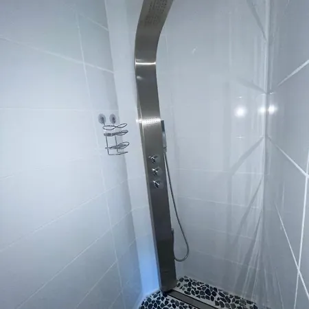 Avec Piscine Interieur, Le Repere De Choiseau