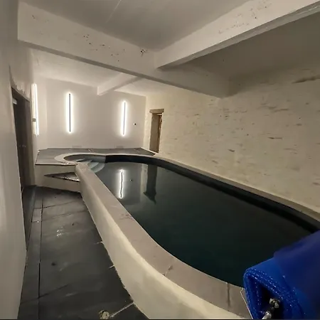 Avec Piscine Interieur, Le Repere De Choiseau * Challain-la-Potherie