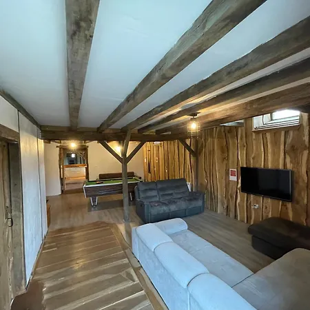 Holiday home Avec Piscine Interieur, Le Repere De Choiseau *