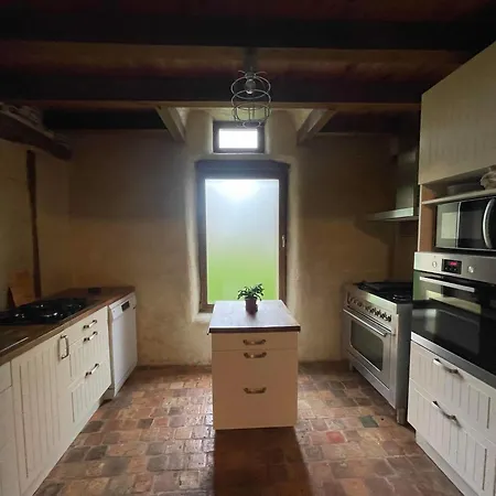 Holiday home Avec Piscine Interieur, Le Repere De Choiseau
