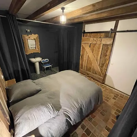 Holiday home Avec Piscine Interieur, Le Repere De Choiseau