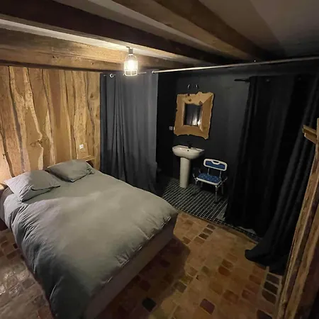 Holiday home Avec Piscine Interieur, Le Repere De Choiseau *