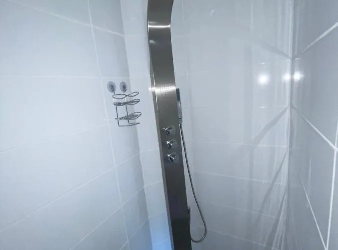 Avec Piscine Interieur, Le Repere De Choiseau