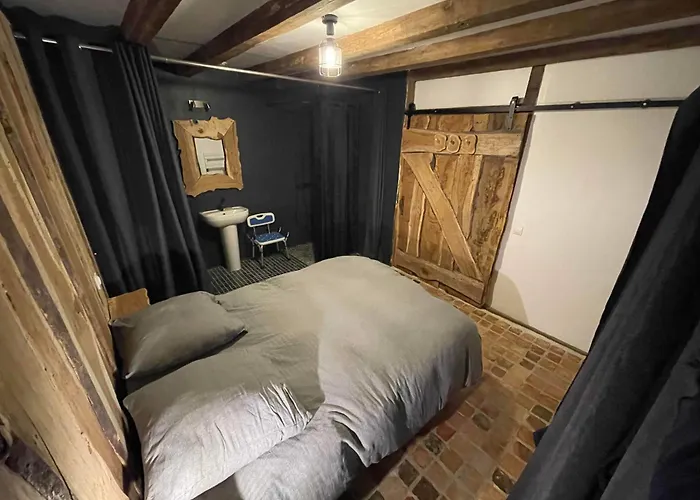 بيت للعطل Avec Piscine Interieur, Le Repere De Choiseau