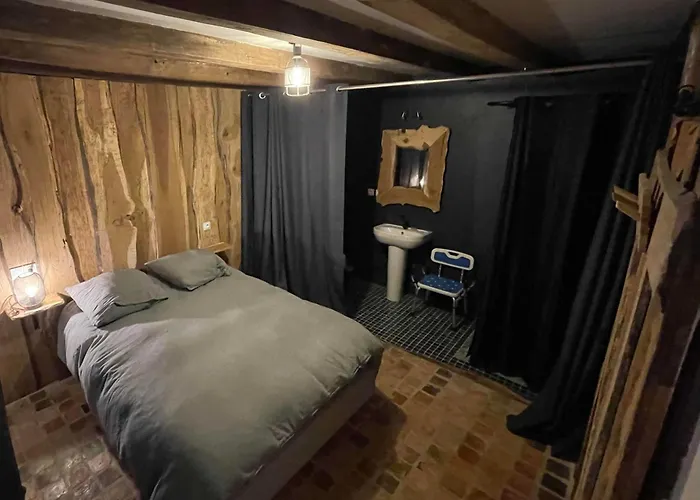 بيت للعطل Avec Piscine Interieur, Le Repere De Choiseau *